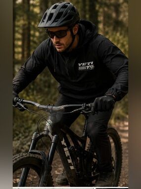 YETI FOX Factory Race Team Waterproof Jacket – Men’s Small